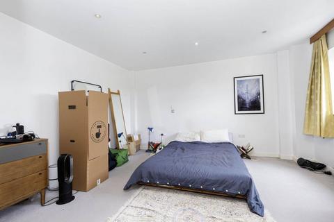 2 bedroom flat to rent, NW1