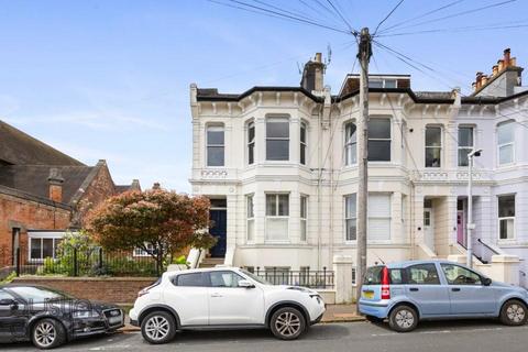 3 bedroom flat for sale, Stanford Road, Brighton