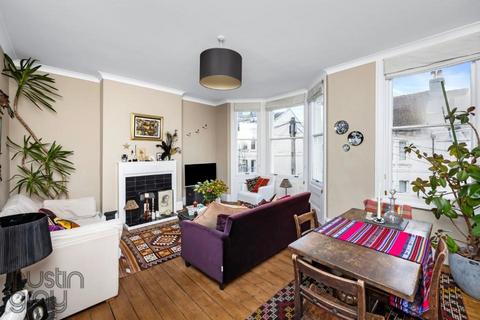 3 bedroom flat for sale, Stanford Road, Brighton