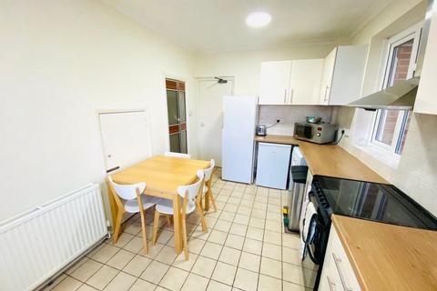 1 bedroom property to rent, Room 2, Oving Terrace