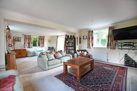 Arkadia Cirencester Road, Fairford, GL7 4BS