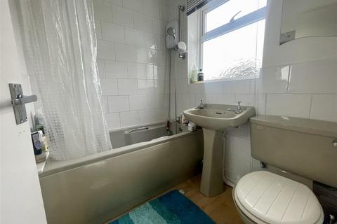 40 Bentham Way, Mapplewell, Barnsley, S75 5QA