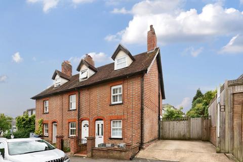 2 bedroom terraced house to rent, Quakers Hall Lane, Sevenoaks TN13 3TY