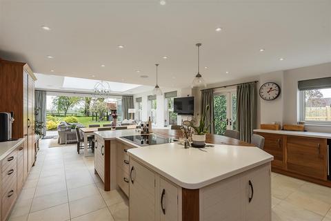 4 bedroom detached house for sale, The Green, Peters Green, Hertfordshire