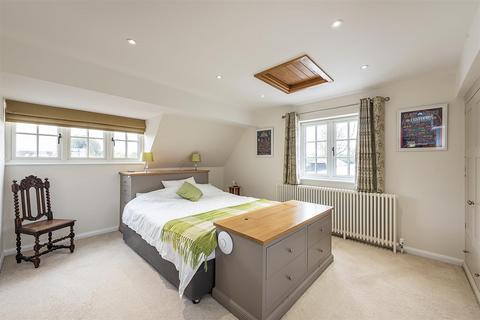 Kirklea The Green, Peters Green, Luton, LU2 9QL