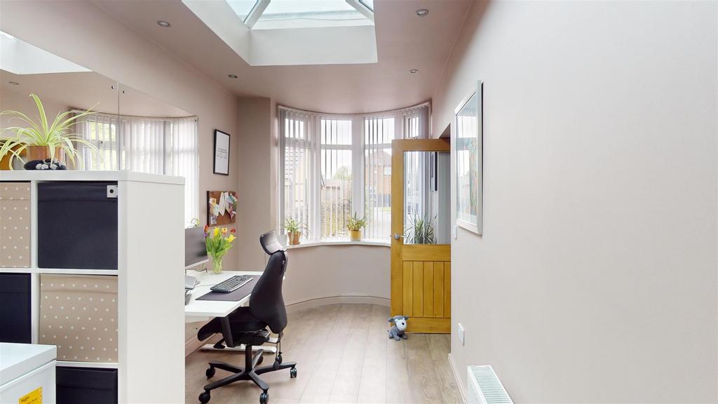 Bedroom / Home Office