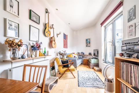 2 bedroom apartment for sale, Mare Street, London