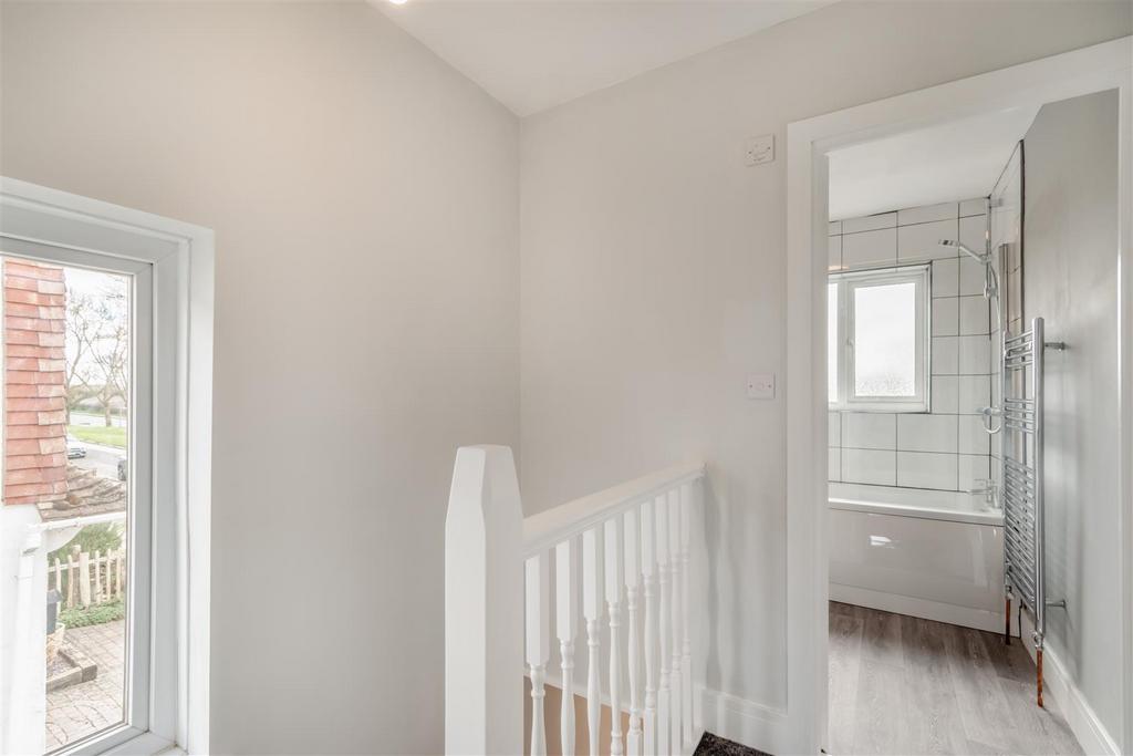 8542260-interior11.jpg