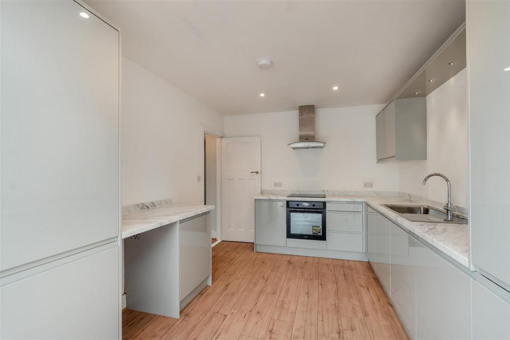 8542260-interior14.jpg