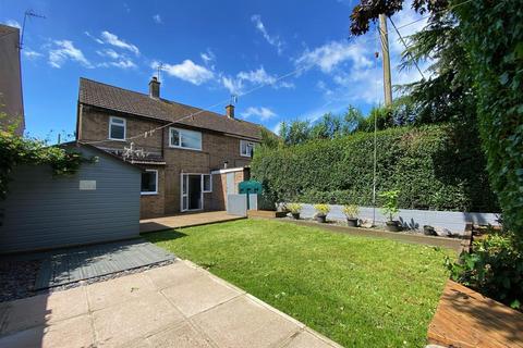 3 bedroom semi-detached house to rent, Lowther Close, Oakham