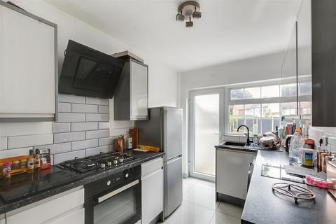 3 bedroom end of terrace house for sale, Brooklands Road, Nottingham