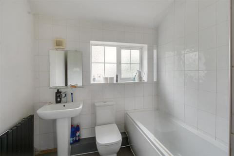 2 Brooklands Road, Nottingham, NG3 7AL
