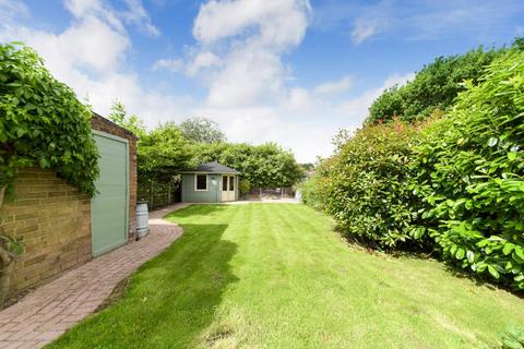 1 Amberley Gardens, Epsom, KT19 0NH