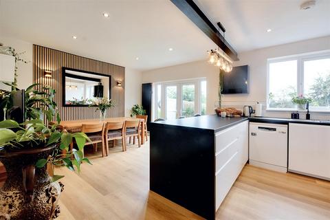 8 Thirlmere Close, Nottingham, NG3 2PX