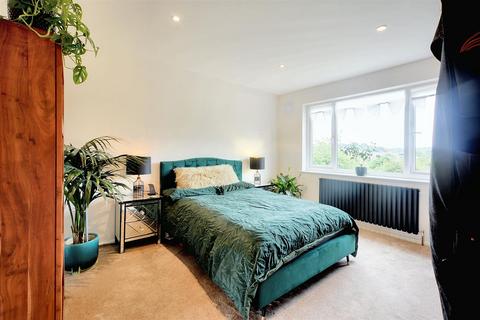 8 Thirlmere Close, Nottingham, NG3 2PX