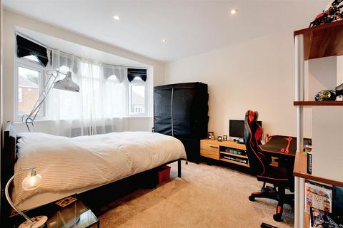 8 Thirlmere Close, Nottingham, NG3 2PX
