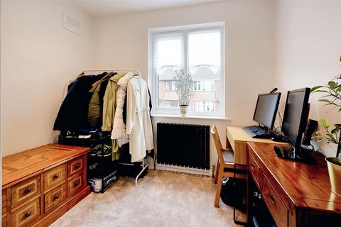 8 Thirlmere Close, Nottingham, NG3 2PX