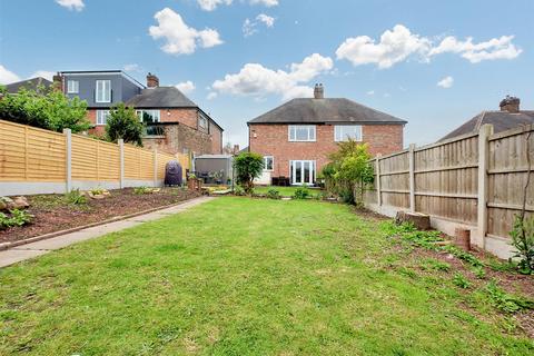 8 Thirlmere Close, Nottingham, NG3 2PX
