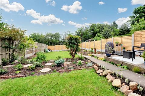 8 Thirlmere Close, Nottingham, NG3 2PX