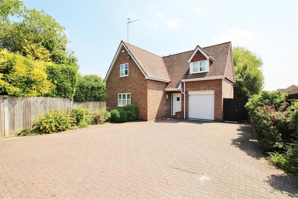 Bournemouth Road, Chandler's Ford... 3 bed detached house to rent £