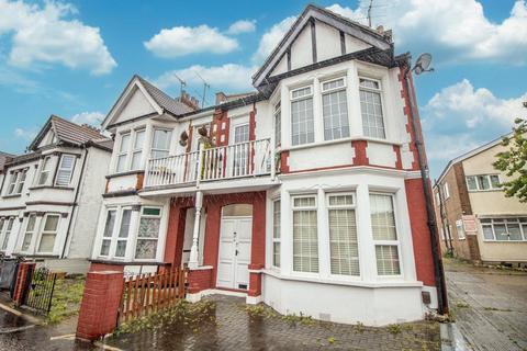 1 bedroom flat for sale, Inverness Avenue, Westcliff-on-Sea SS0