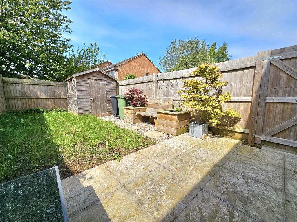 Willow Walk, Lea, RossOnWye 2 bed end of terrace house for sale £
