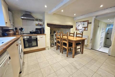 3 bedroom terraced house for sale, Market Square, Newent