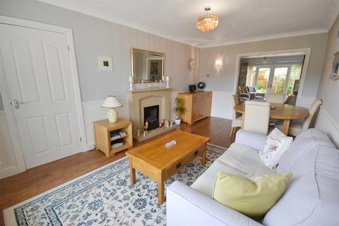 16 Fern Close, Southwell, NG25 0DB