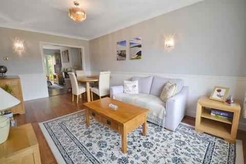 16 Fern Close, Southwell, NG25 0DB