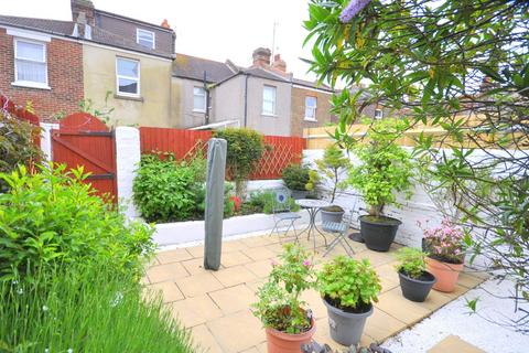 3 bedroom terraced house for sale, Latimer Road, Eastbourne