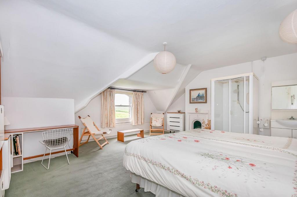 Bedroom 5 alt