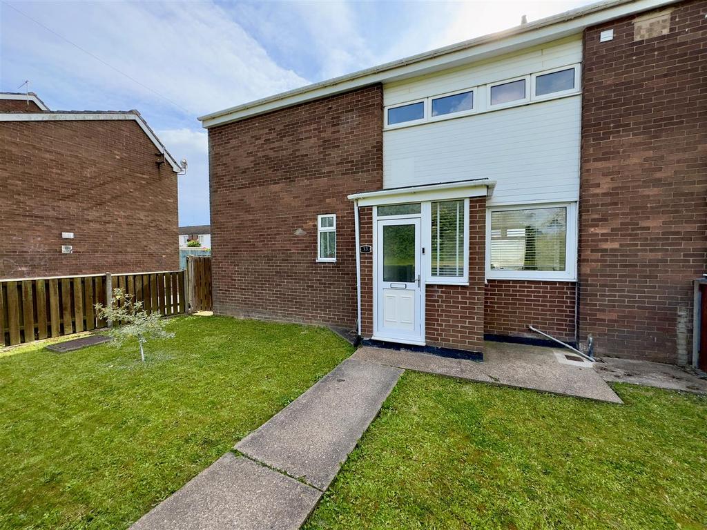 13 dulverton close front photo.jpg