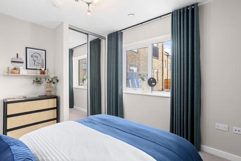 2 bedroom flat for sale, Excalibur Drive, Catford, London, SE6 1RN