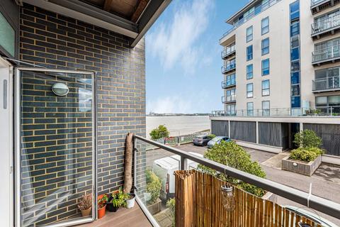 1 bedroom flat for sale, Darbyshire House, Clovelly Place, Greenhithe, DA9 9UY