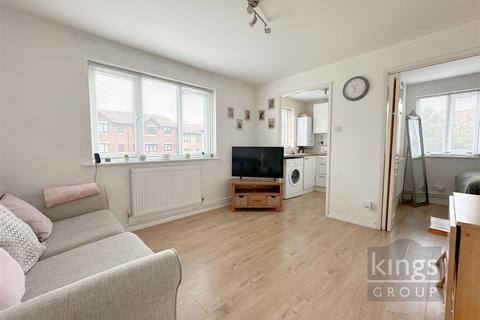 Studio for sale, Magpie Close, Enfield