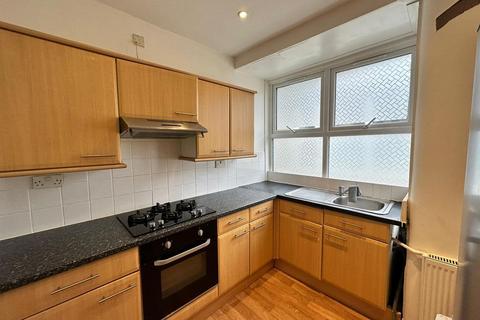 2 bedroom flat to rent, Cleveland Park Avenue, London