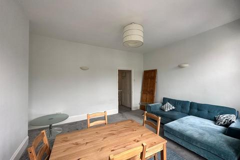 2 bedroom flat to rent, Cleveland Park Avenue, London