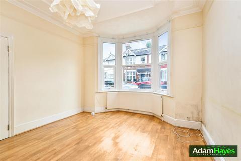 3 bedroom terraced house for sale, Lewis Gardens, London N2