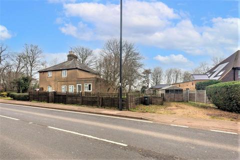 2 bedroom semi-detached house for sale, The Ridgeway, Enfield