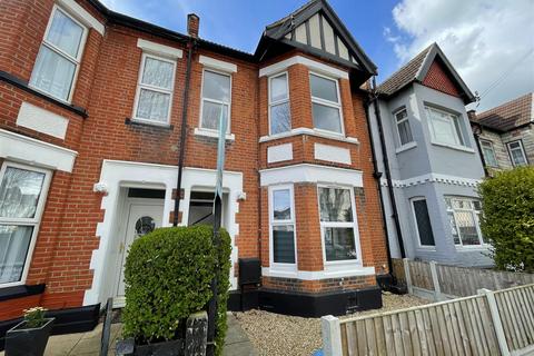 3 bedroom property to rent, St. Helens Road, Westcliff-On-Sea