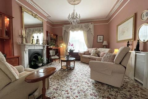 4 bedroom maisonette for sale, Bath Road, St Luke's, Cheltenham