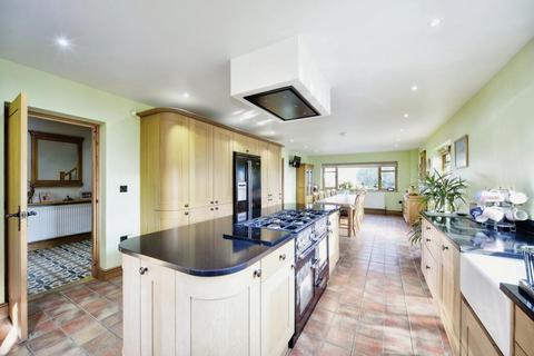 5 bedroom detached house for sale, London Road, Ditton
