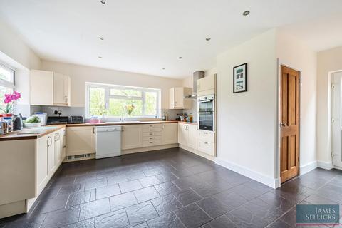 4 bedroom detached house for sale, Shanklin Drive, South Knighton, Leicester