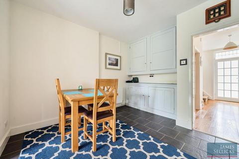 31 Shanklin Drive, Leicester, LE2 3RH
