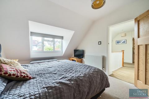 31 Shanklin Drive, Leicester, LE2 3RH