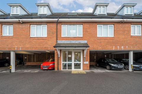 1 bedroom flat for sale, Station Road, Southampton SO31