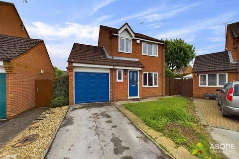 3 bedroom detached house for sale, Avocet Close, Uttoxeter ST14