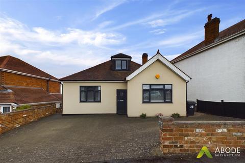 4 bedroom detached house for sale, Field Lane, Burton on Trent DE13