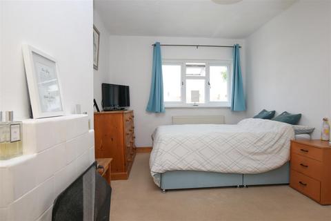 3 bedroom end of terrace house for sale, The Close, Borough Green, Sevenoaks