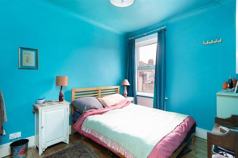 100 Grasmere Road, London, SE25 4RJ
